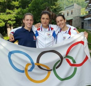 jovana-prekovic-levo-roksanda-atanasov-u-sredini-jovana-vulinovic-desno